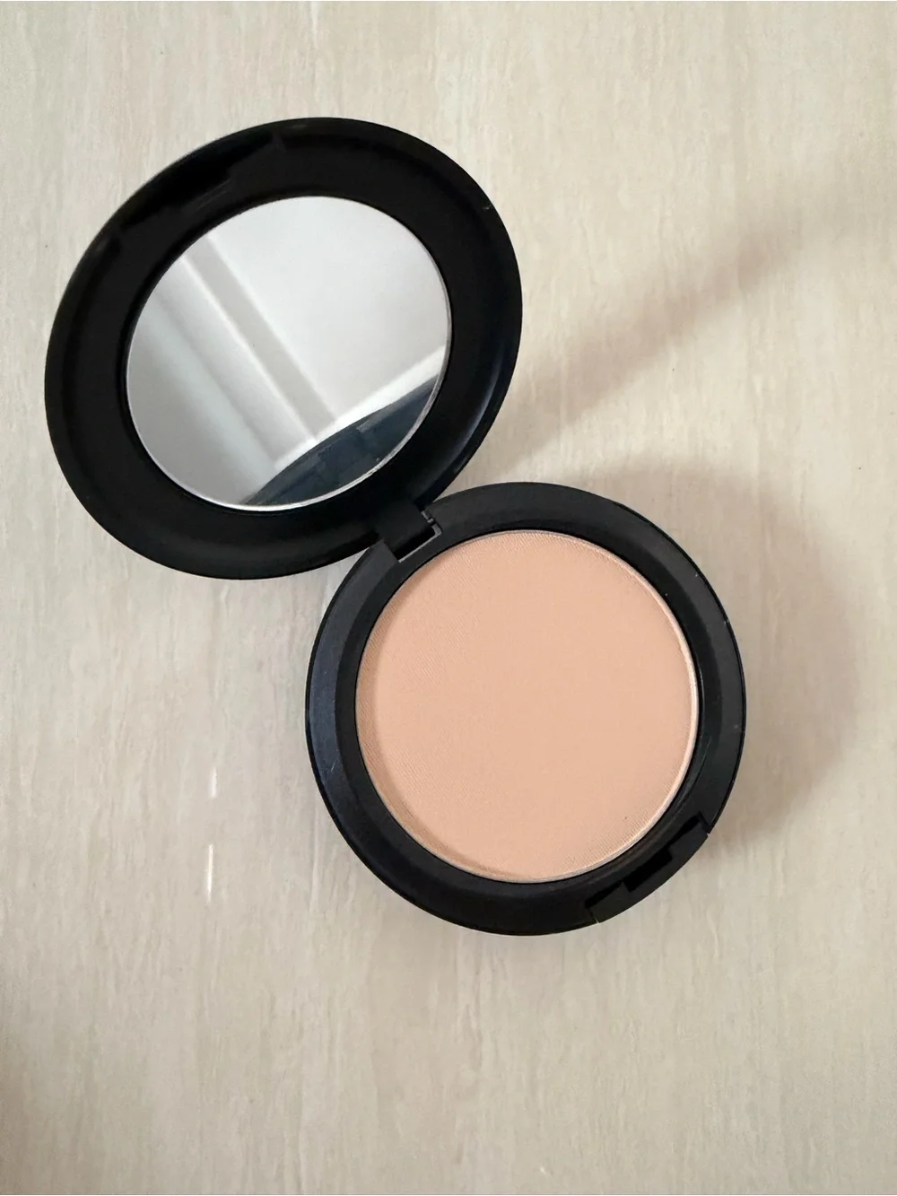 MAC Studio fix powder plus foundation